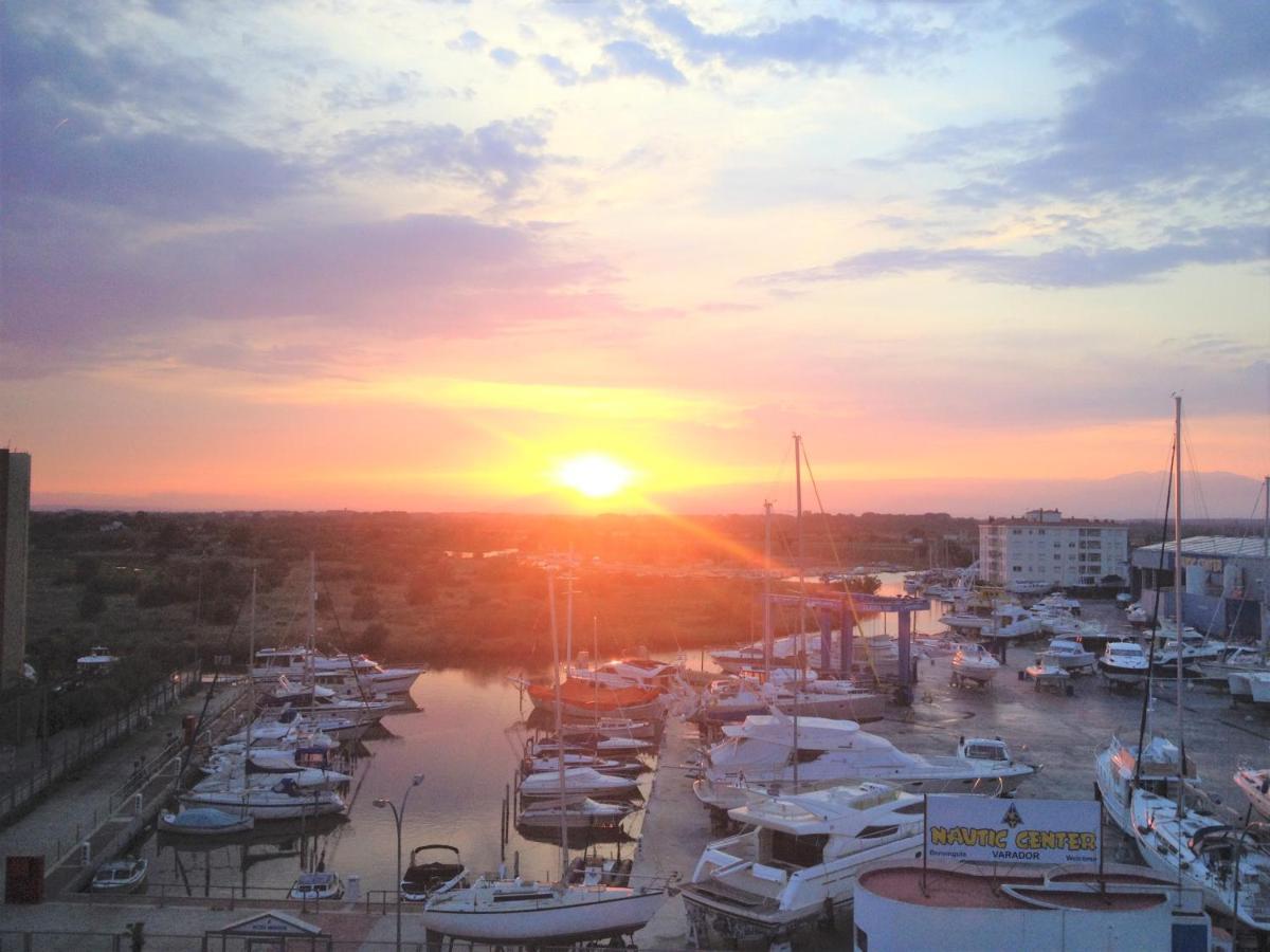 Holidays Penthouse: Panoramic Port Views With Free Wifi & Parking *