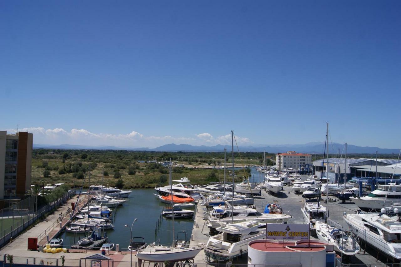 Apartment Holidays Penthouse: Panoramic Port Views With Free Wifi & Parking
